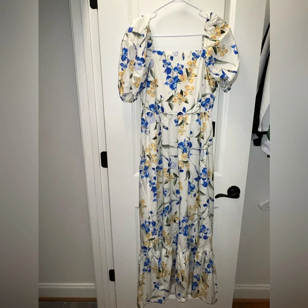 Express Floral Square Neck Puff Sleeve Tiered
Poplin Midi Dress - Picture 8 of 13